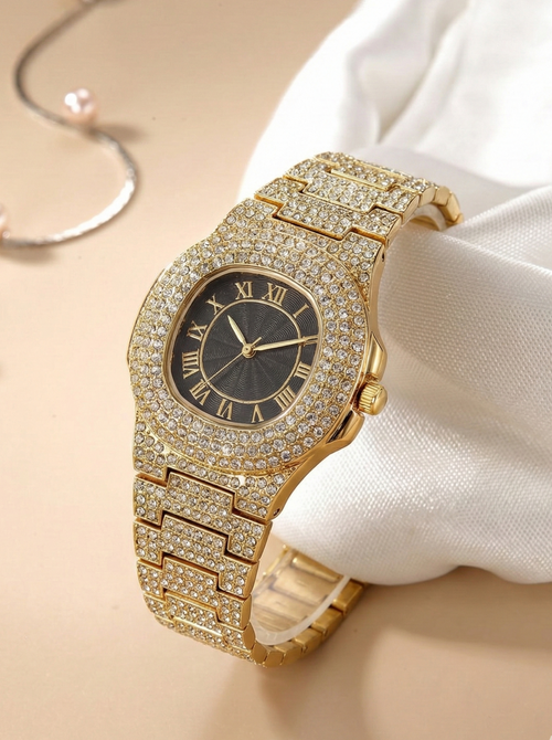 The New Latina Signature Gold Tank Watch